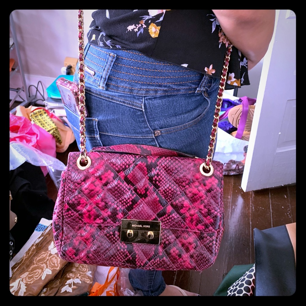 Michael Kors beautiful snakeskin design crossbody